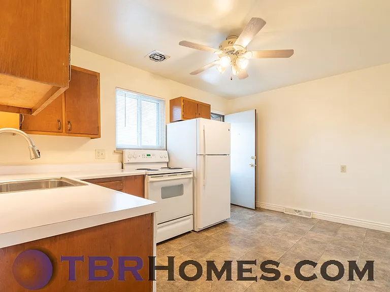 175 S Cody St — Photo 5