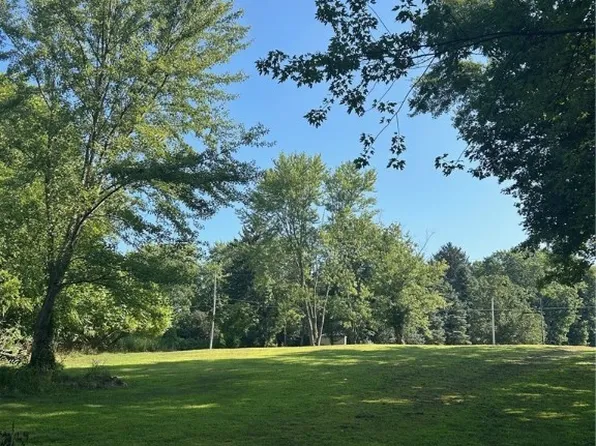 1742 W Turkeyfoot Lake Rd, Barberton, OH 44203