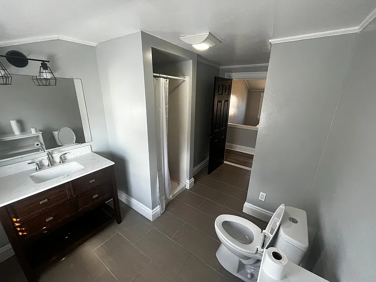 211 Washington Ave #2 — Photo 17