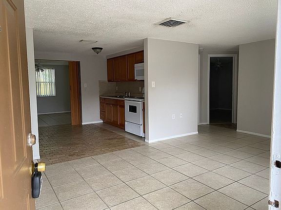 3rd image of 9101 Gray Fox Ln