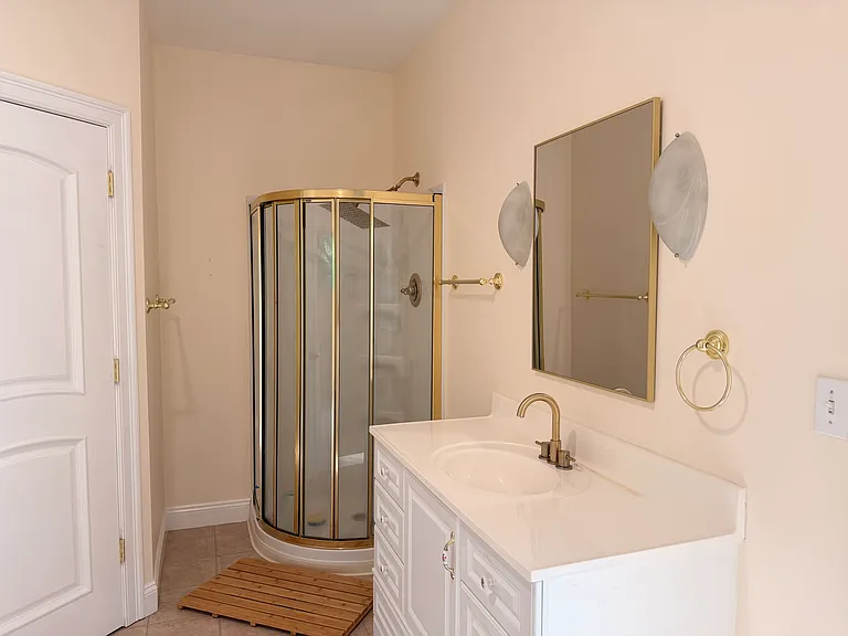 18 Kirby Rd — Photo 13