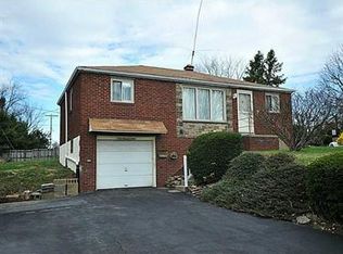 202 Livingston Rd, West Mifflin, PA 15122