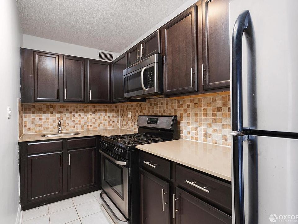 1st image of 1990 Lexington Ave APT 10D