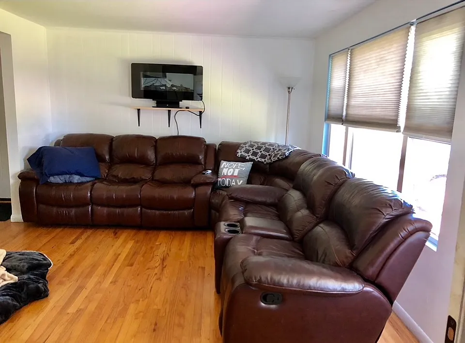 3 bed, 1000 sqft, $1,850 — Photo 3