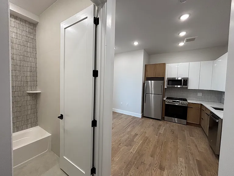40 Lembeck Ave #405 — Photo 9
