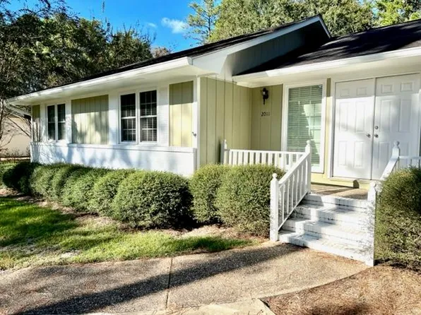 2011 Hollywood Dr, Thomasville, GA 31792