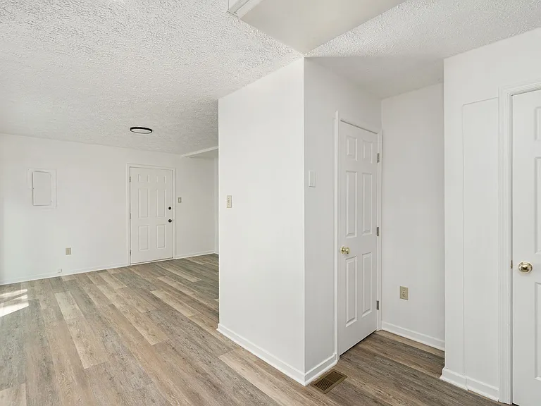 10905 Holleybrooke Dr — Photo 29