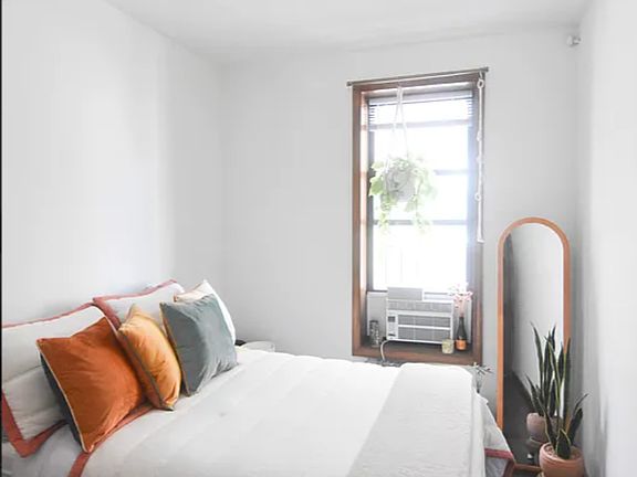 4th image of 73 Meserole Ave APT 4L