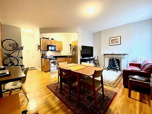4th image of 202 W 83rd St APT 4