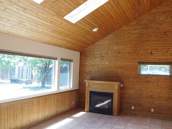 3rd image of 53 Pine Del Dr