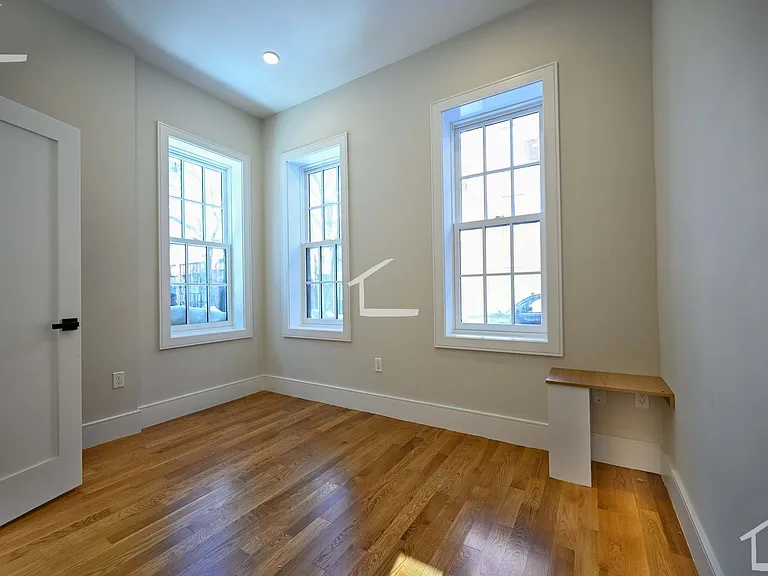 18 Winchester St #8A — Photo 15