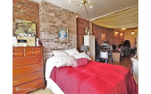 Rented by Douglas Elliman | media 37