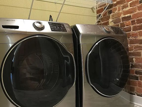 5th image of 1012 Park Ave APT 1