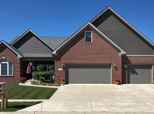 1234 Stonehedge Way, Shelbyville, IN 46176