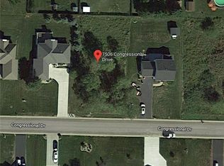 7506 Congressional Dr, Lockport, NY 14094
