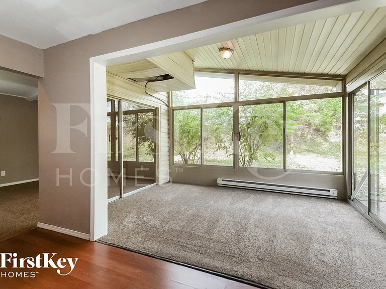 2405 Brook Dr — Photo 8