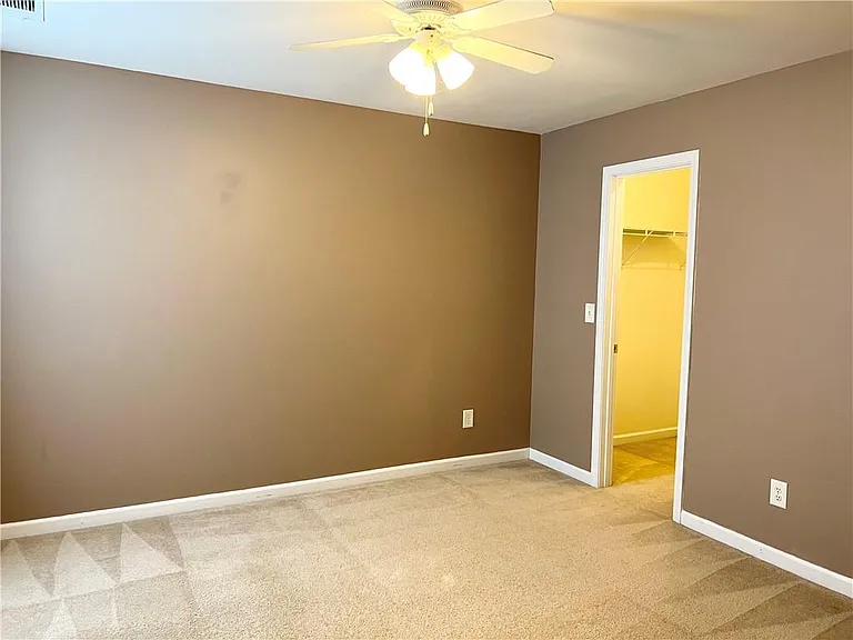 3884 Heritage Crest Pkwy — Photo 26