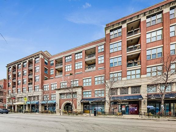 3rd image of 3140 N Sheffield Ave APT 501