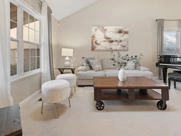 895 Alcosta Dr, Milpitas, CA 95035