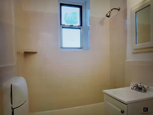 Rented by R New York | media 7