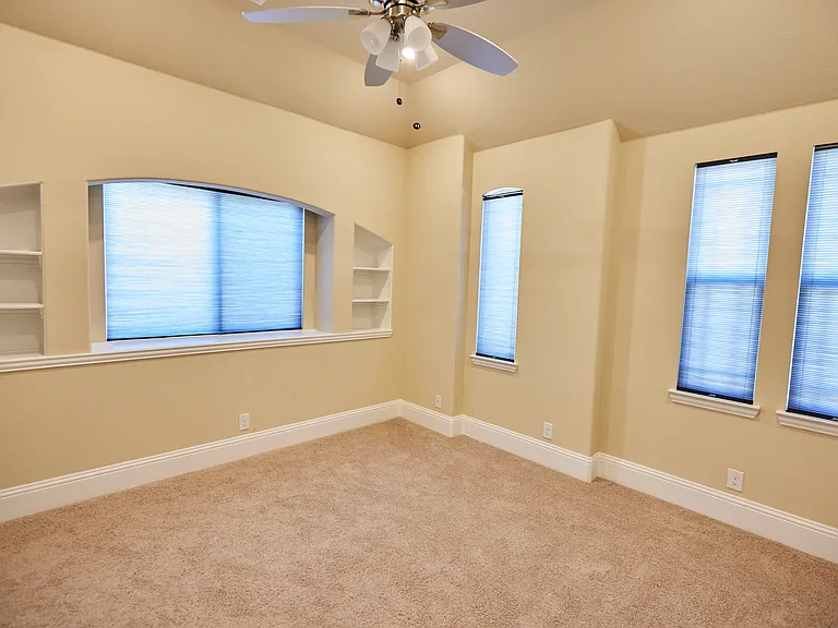 1460 Waterton Dr — Photo 7