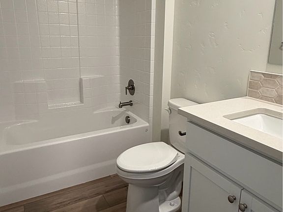 4th image of 20620 Hillocks Ave