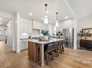 7058 N Canter Trail Ave, Meridian, ID 83646