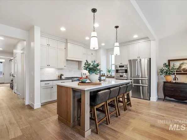 7058 N Canter Trail Ave, Meridian, ID 83646