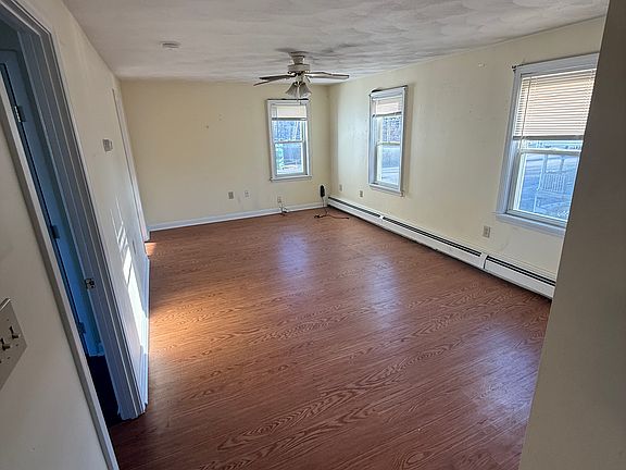 5th image of 248 Putnam Pike APT 1