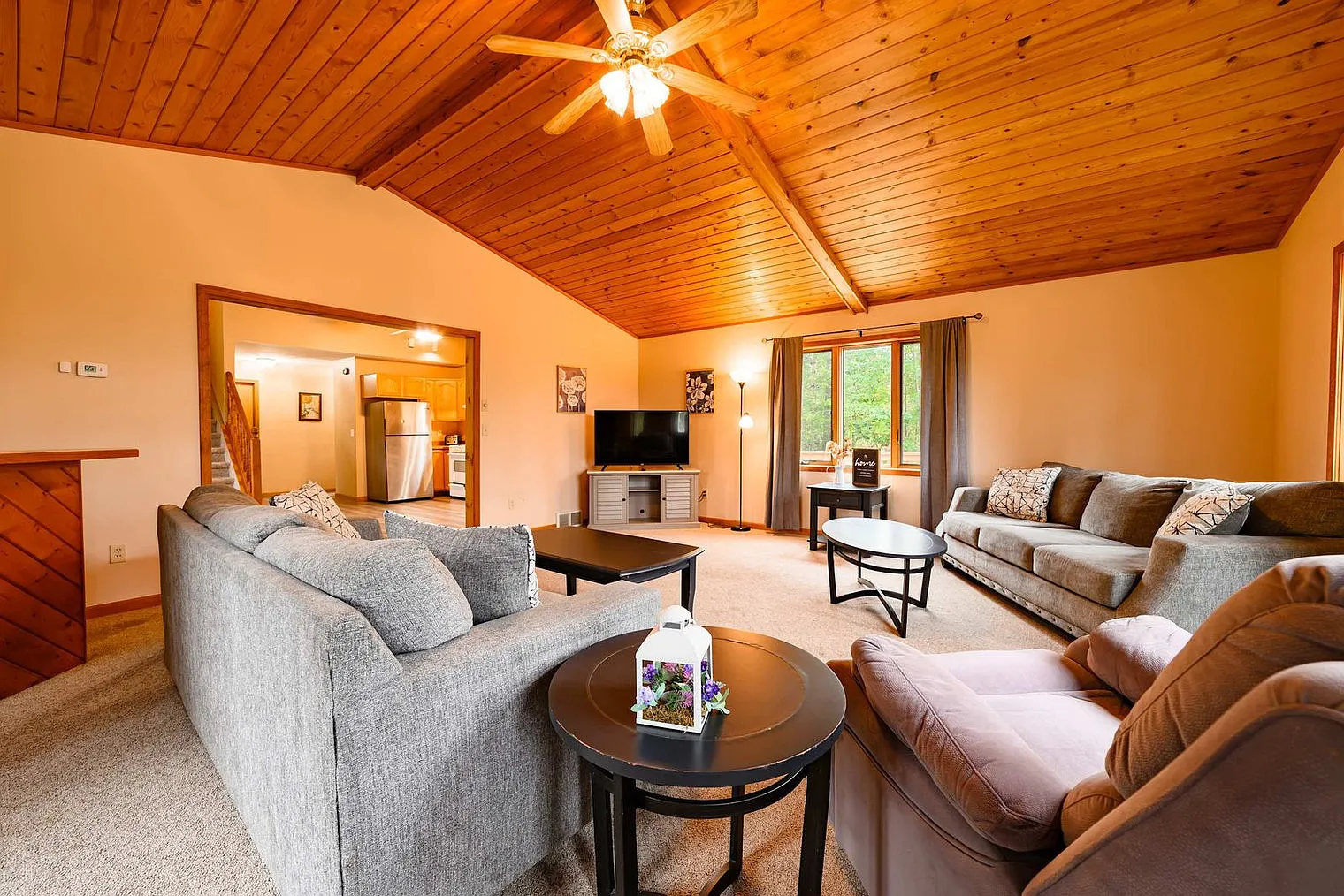 4 bed, 2.0 bath, 1840 sqft, $1,575 — Photo 1