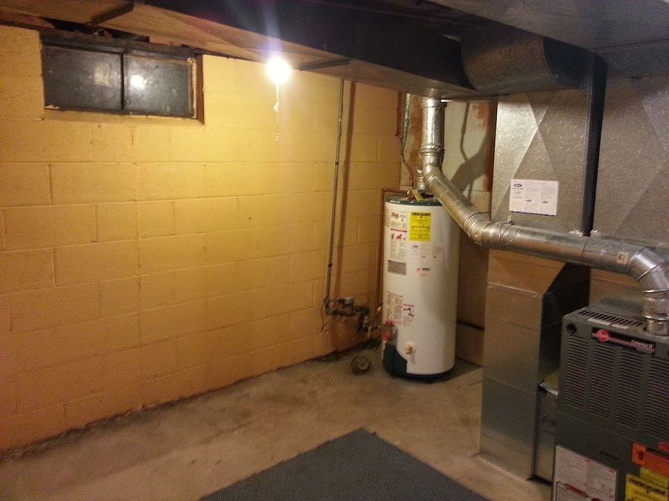 2nd image of 814 E Rich Ave