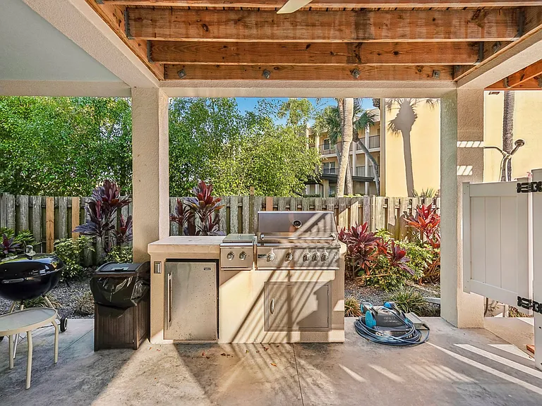 501 Channel Ln — Photo 36