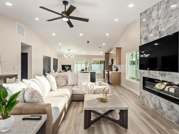 6221 W COMET Avenue, Glendale, AZ 85302