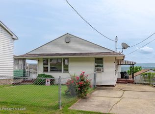42 Cambria St, Plymouth, PA 18651