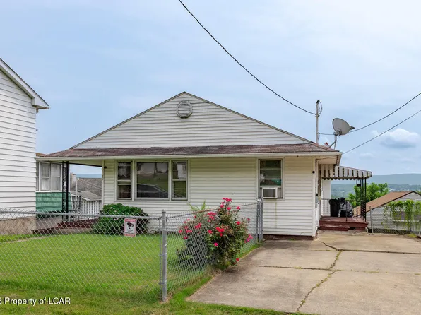 42 Cambria St, Plymouth, PA 18651