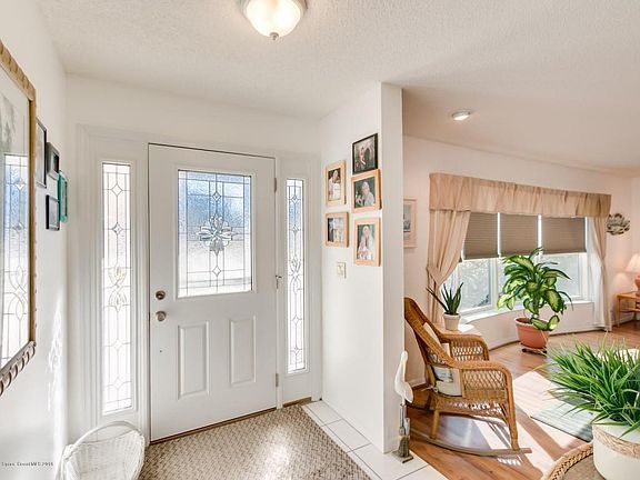3rd image of 670 Palm Dr