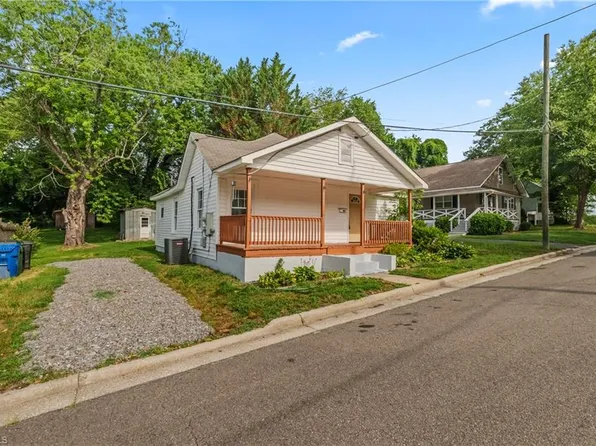 413 Junction St, Mount Airy, NC 27030