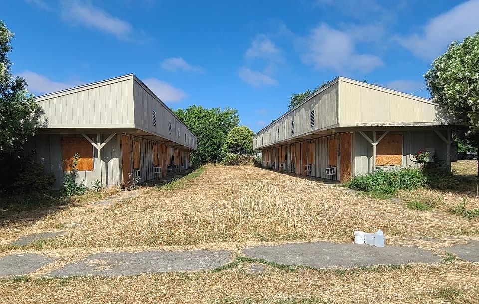 1st image of 3850 2nd St