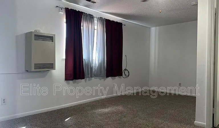 1529 Oakshire Ln #4 — Photo 2