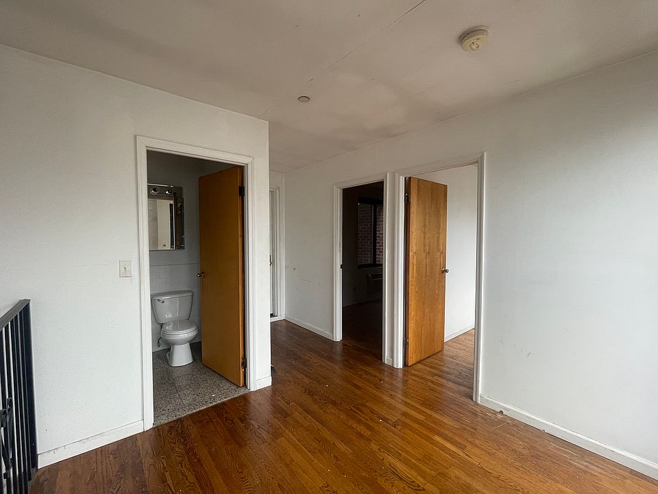 1st image of 407 W 51st St Penthouse A