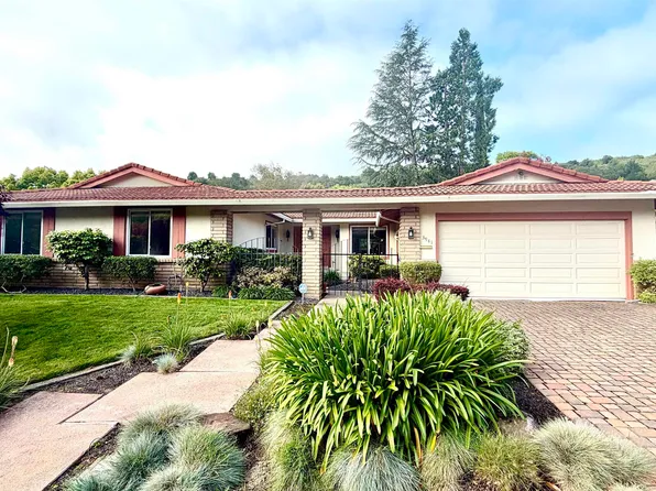 3941 Campolindo Dr, Moraga, CA 94556