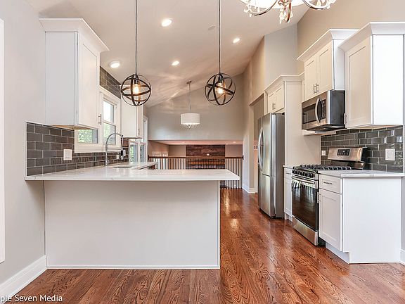2nd image of 2509 Lawn Ct