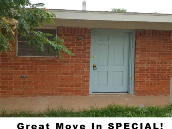 701 W 4th St, Idalou, TX 79329