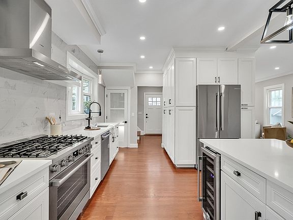 2nd image of 20 Riverview St