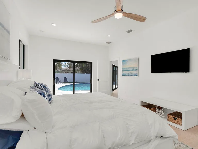 1248 N Harbor Dr — Photo 27