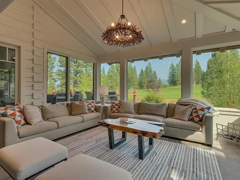 7675 Lahontan Dr — Photo 2