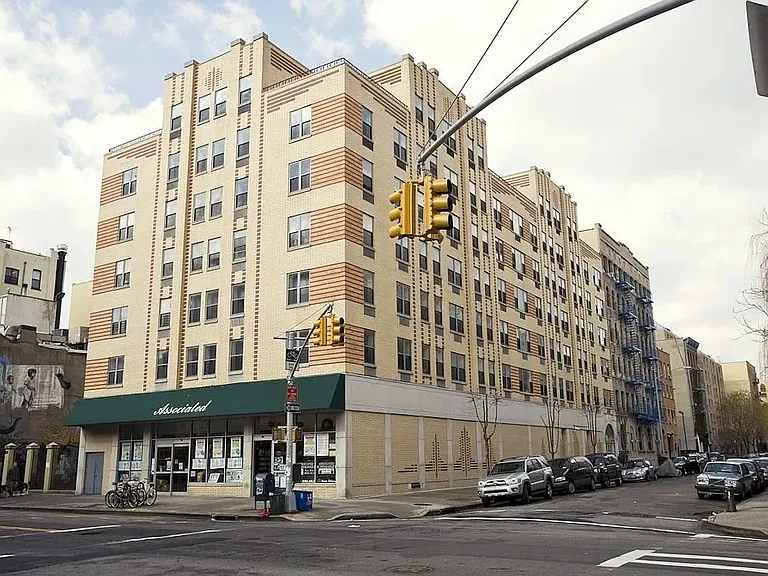 225 E 7th St #6A — Photo 10