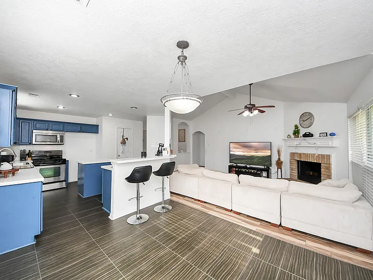 18318 Farriswood Ct — Photo 17