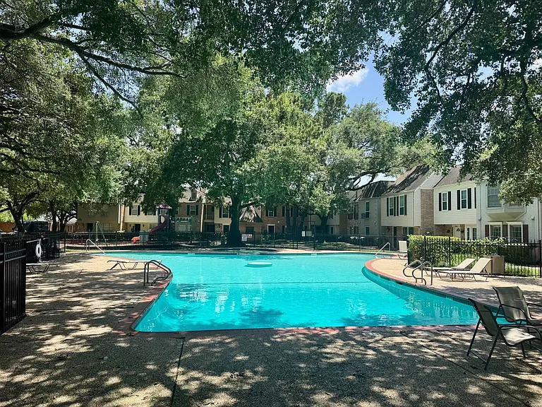 829 Wax Myrtle Ln — Photo 18