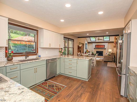 4th image of 3361 Country Club Dr